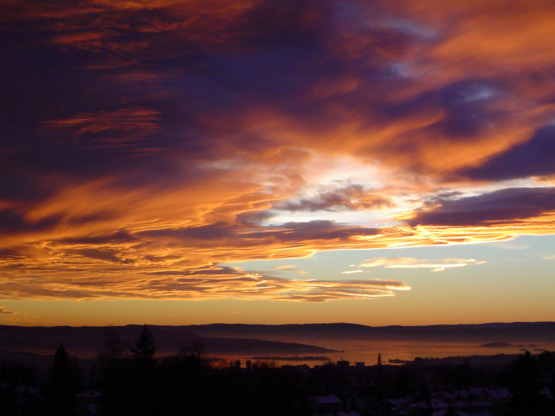Solnedgang 11.12.2005. (Foto: Jens Erik Bjønness)