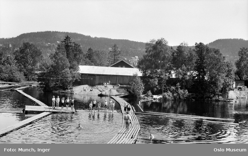 Ved Brekke sag og Lvenskiolds bruk i 1932 (Foto: Inger Munch)